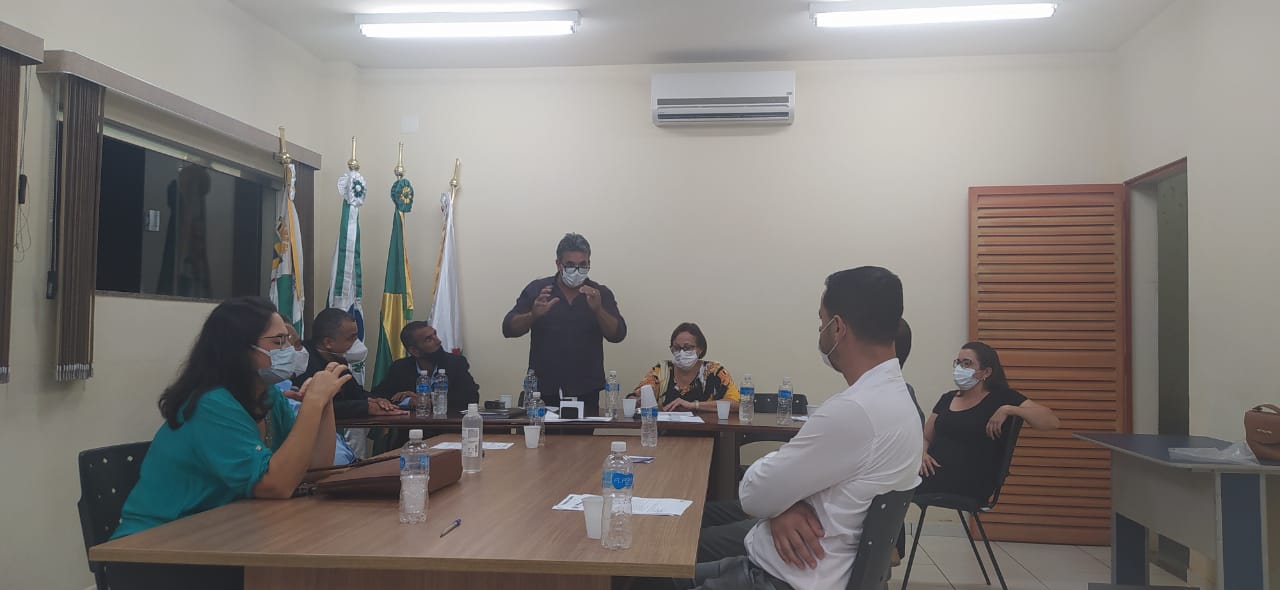 Em Sessão Ordinária dia 16 de fevereiro de 2021 o Prefeito Municipal esteve presente para discutir projetos com os vereadores da Câmara Municipal.jpg